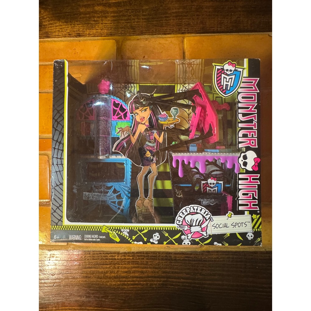 Monster High Creepateria Social Spot Furniture Playset Mattel BJR20 New Box Wear